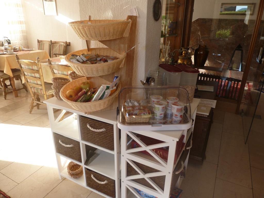 Wein- Und Gaestehaus St. Aldegundishof Sankt Aldegund Δωμάτιο φωτογραφία